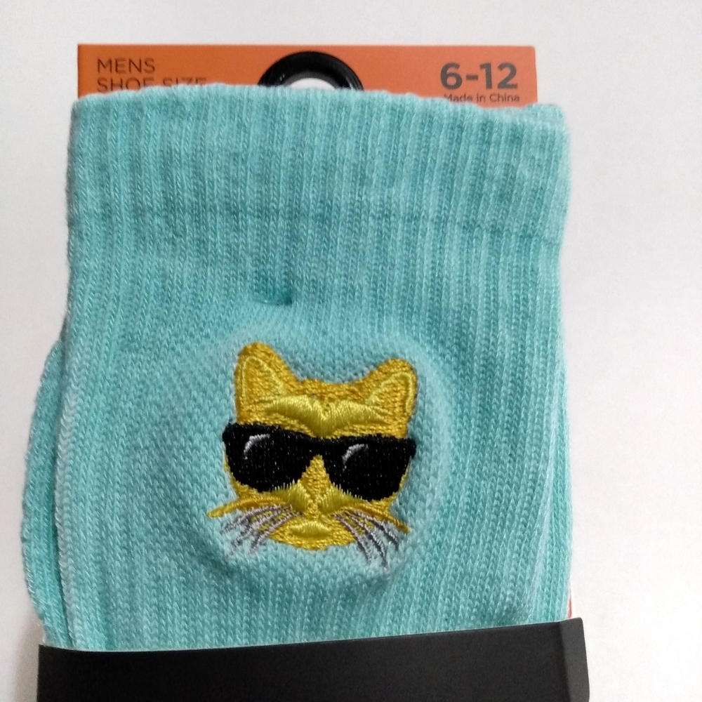 CAT EMOJI WITH SUNGLASSES SOCKS - Picture 3 of 6